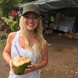 Meet your Posher, Laura